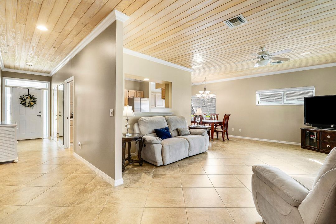 Activo con contrato: $297,000 (3 camas, 2 baños, 1800 Pies cuadrados)