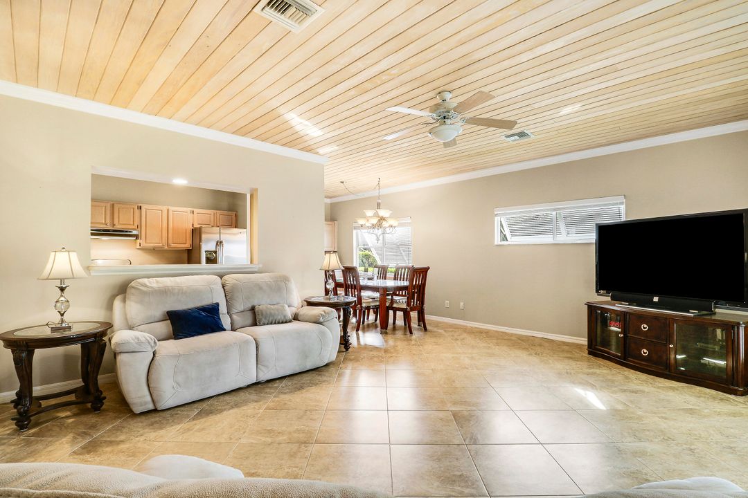 Activo con contrato: $297,000 (3 camas, 2 baños, 1800 Pies cuadrados)