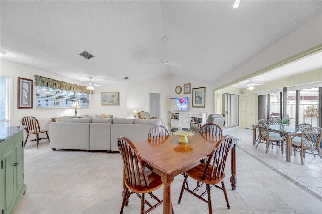 На продажу: $550,000 (2 спален, 2 ванн, 1540 Квадратных фут)