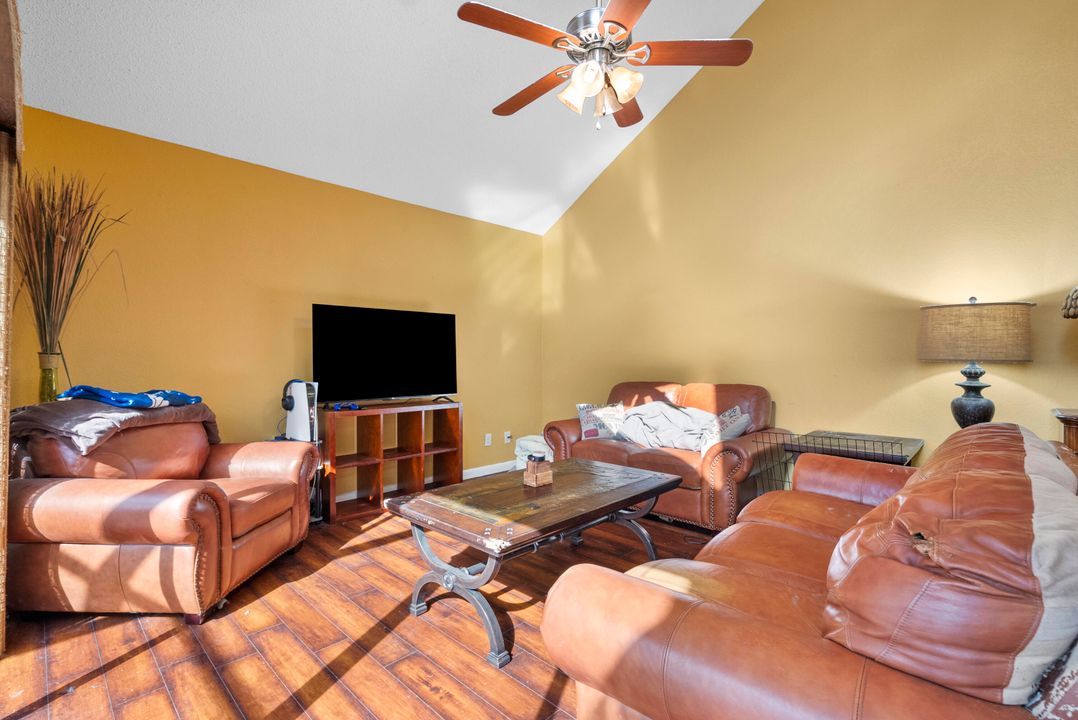 For Sale: $260,000 (2 beds, 2 baths, 1764 Square Feet)