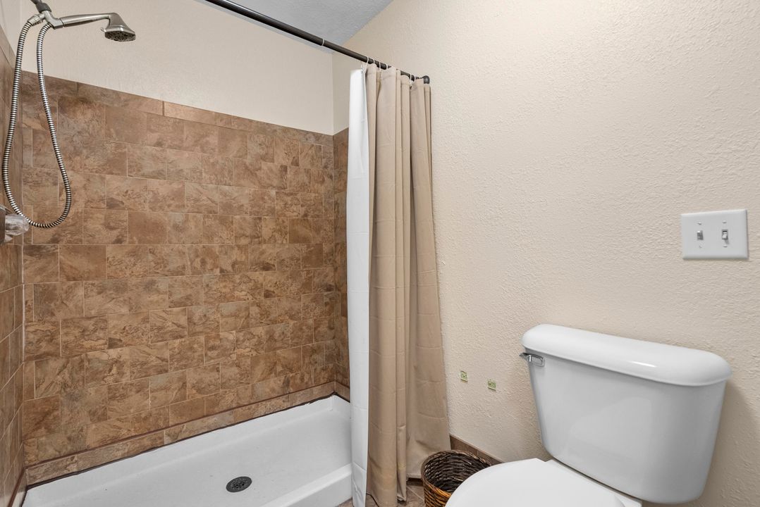 For Sale: $260,000 (2 beds, 2 baths, 1764 Square Feet)