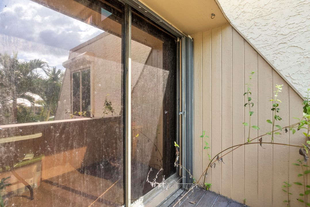 For Sale: $260,000 (2 beds, 2 baths, 1764 Square Feet)