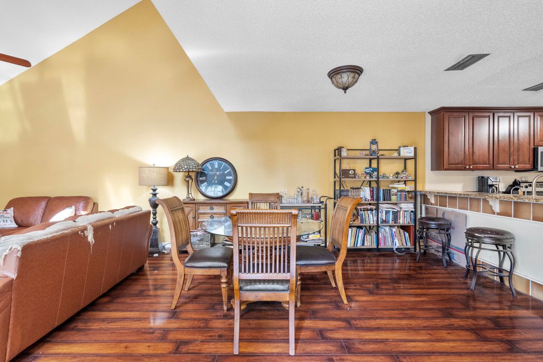 For Sale: $260,000 (2 beds, 2 baths, 1764 Square Feet)