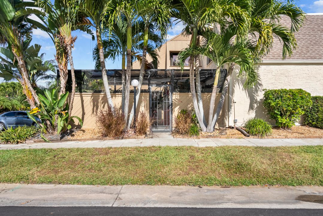 For Sale: $260,000 (2 beds, 2 baths, 1764 Square Feet)