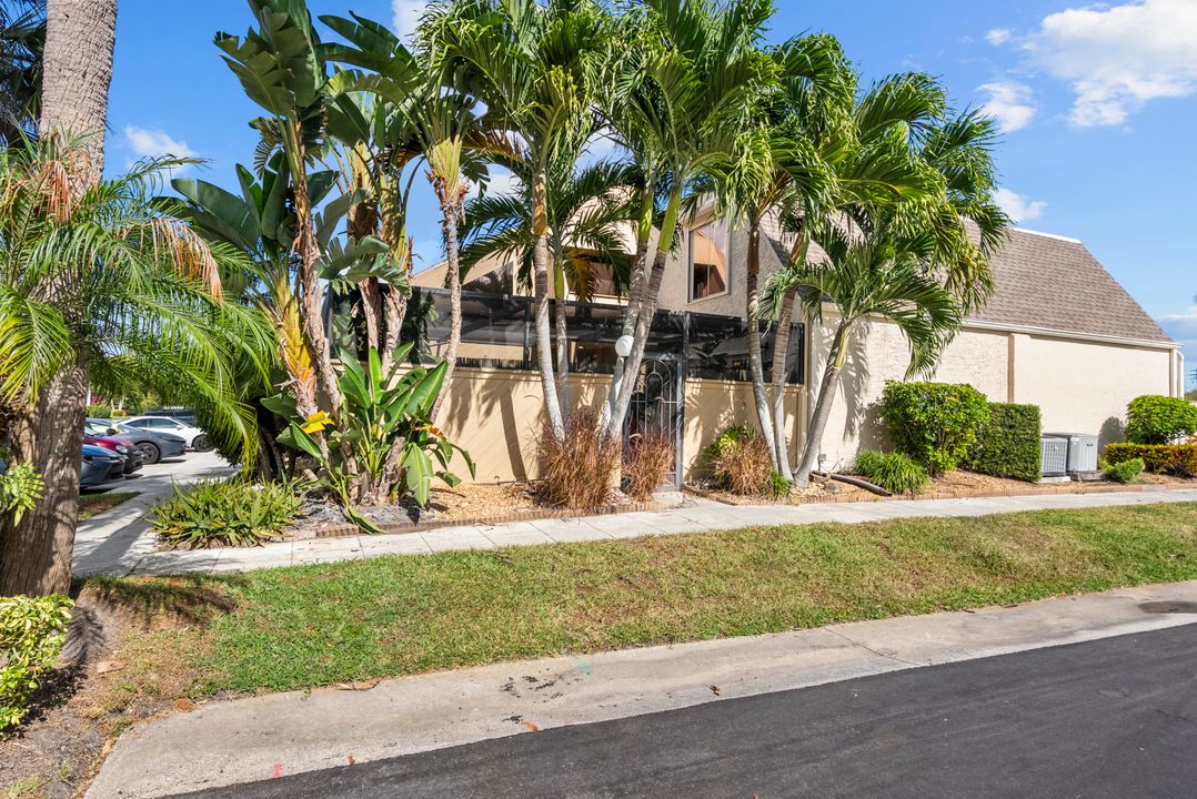 For Sale: $260,000 (2 beds, 2 baths, 1764 Square Feet)