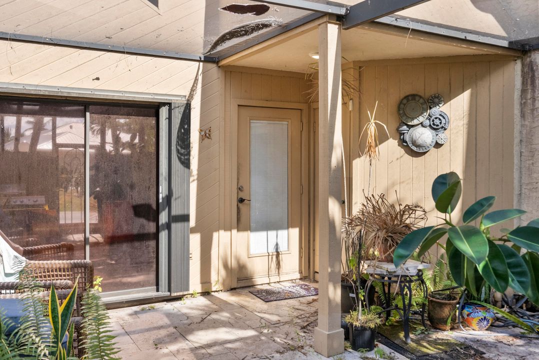 For Sale: $260,000 (2 beds, 2 baths, 1764 Square Feet)