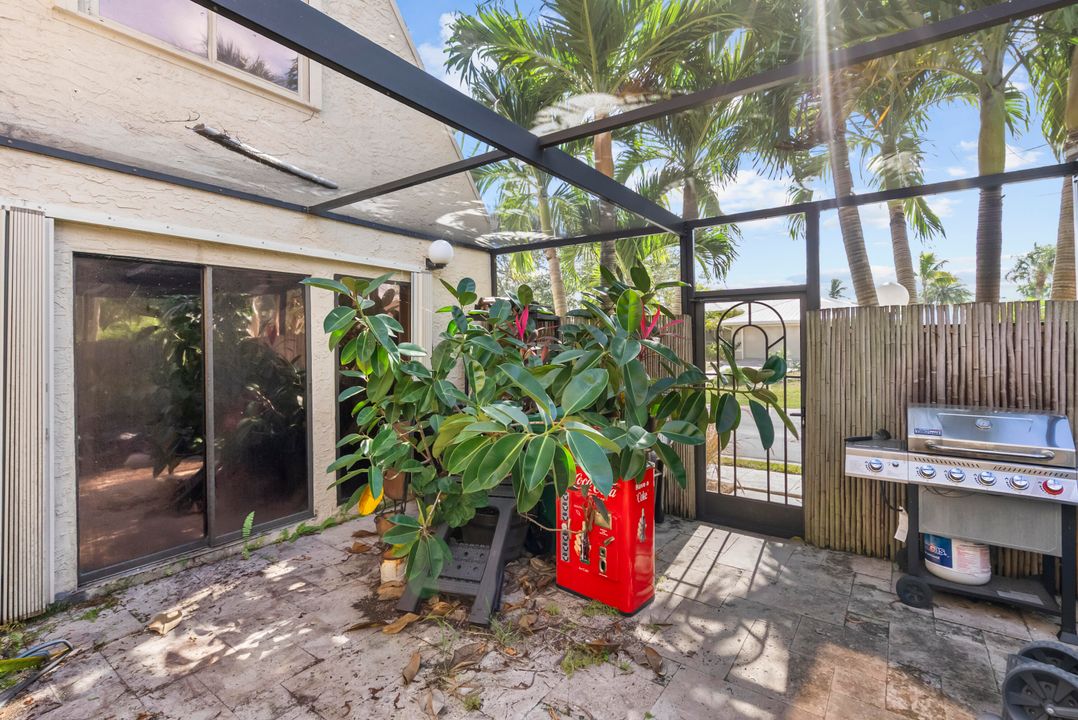 For Sale: $260,000 (2 beds, 2 baths, 1764 Square Feet)