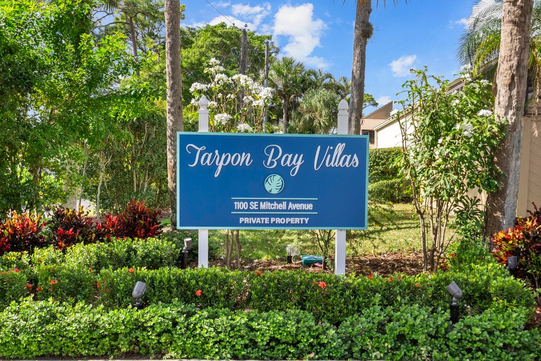 For Sale: $260,000 (2 beds, 2 baths, 1764 Square Feet)