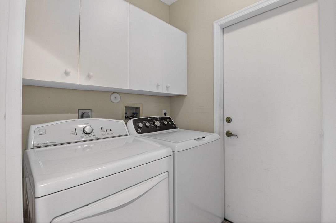 Activo con contrato: $370,000 (3 camas, 2 baños, 1705 Pies cuadrados)