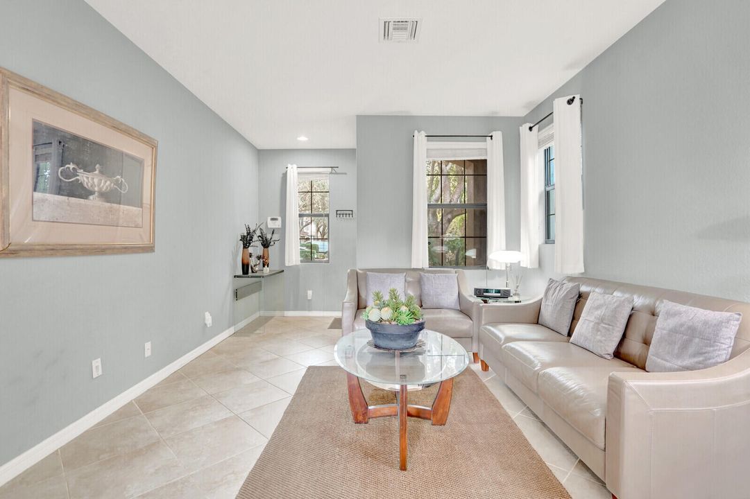 На продажу: $499,000 (3 спален, 2 ванн, 1911 Квадратных фут)