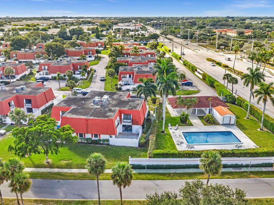 For Sale: $400,000 (3 beds, 2 baths, 1810 Square Feet)