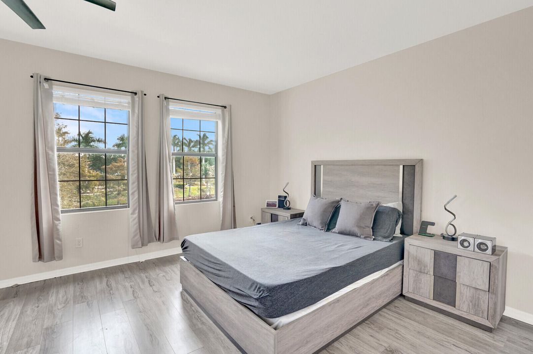 На продажу: $499,000 (3 спален, 2 ванн, 1911 Квадратных фут)