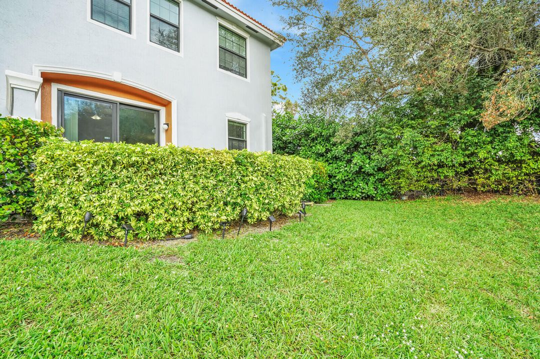 На продажу: $499,000 (3 спален, 2 ванн, 1911 Квадратных фут)