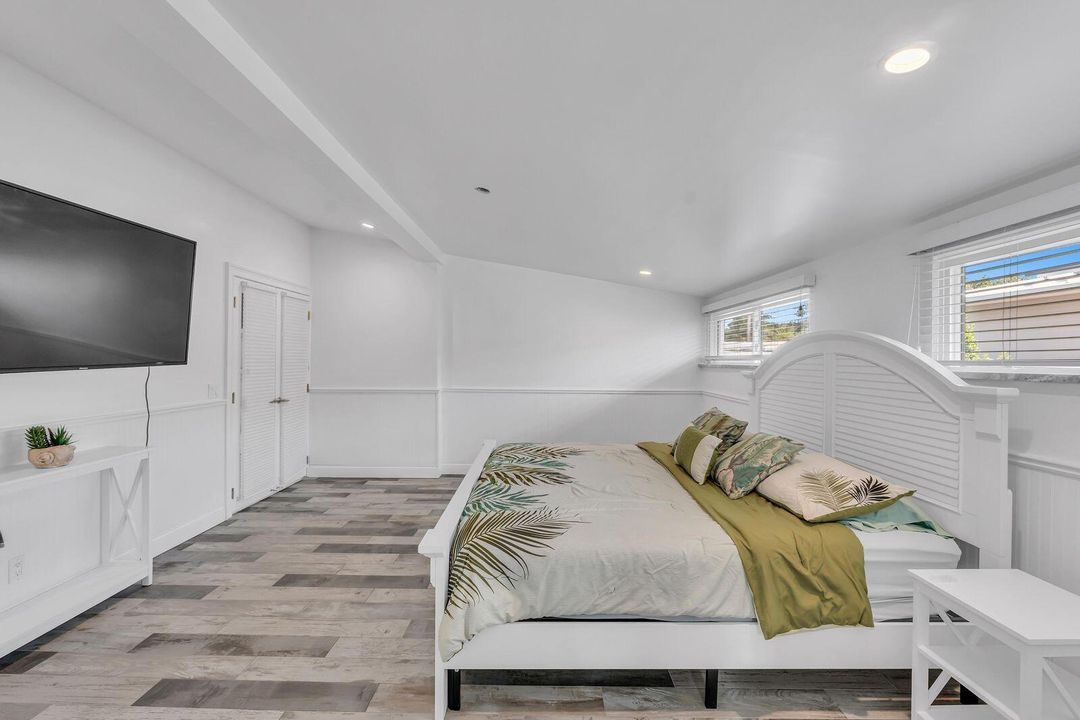 出租: $7,950 (4 贝兹, 2 浴室, 1981 平方英尺)