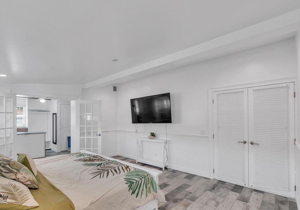 出租: $7,950 (4 贝兹, 2 浴室, 1981 平方英尺)