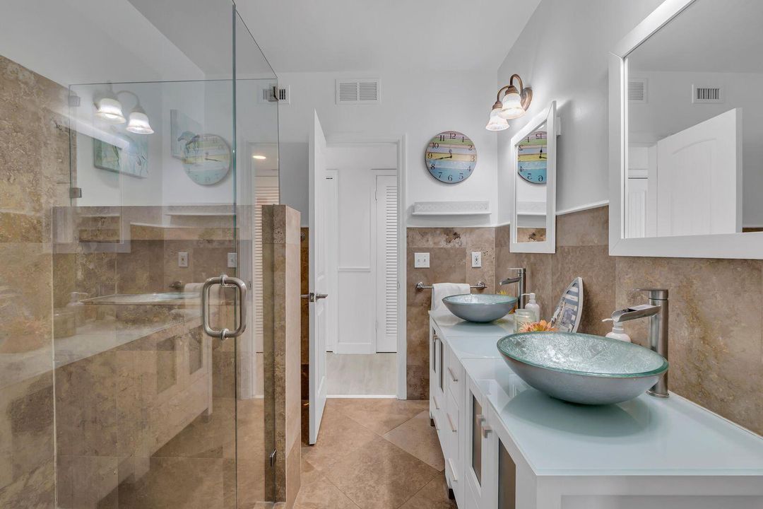 出租: $7,950 (4 贝兹, 2 浴室, 1981 平方英尺)