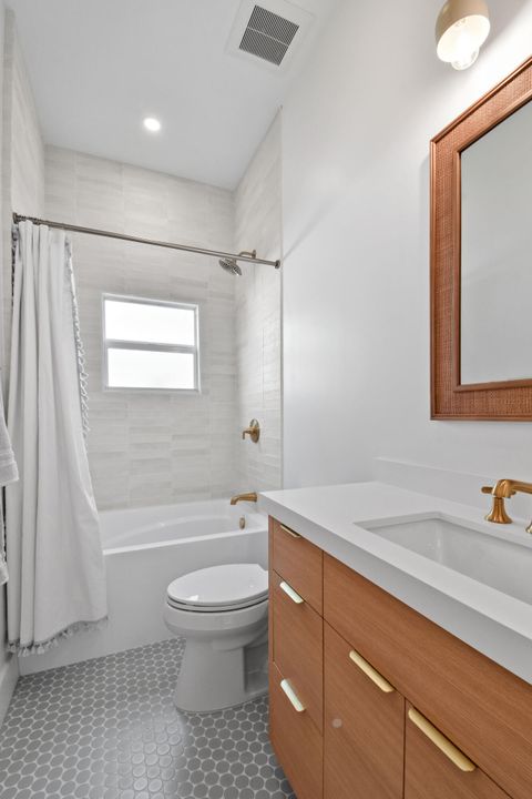 En Renta: $16,500 (4 camas, 3 baños, 1886 Pies cuadrados)