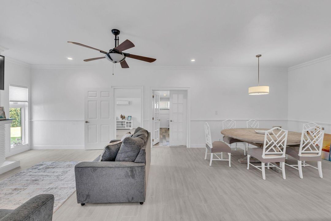 出租: $7,950 (4 贝兹, 2 浴室, 1981 平方英尺)