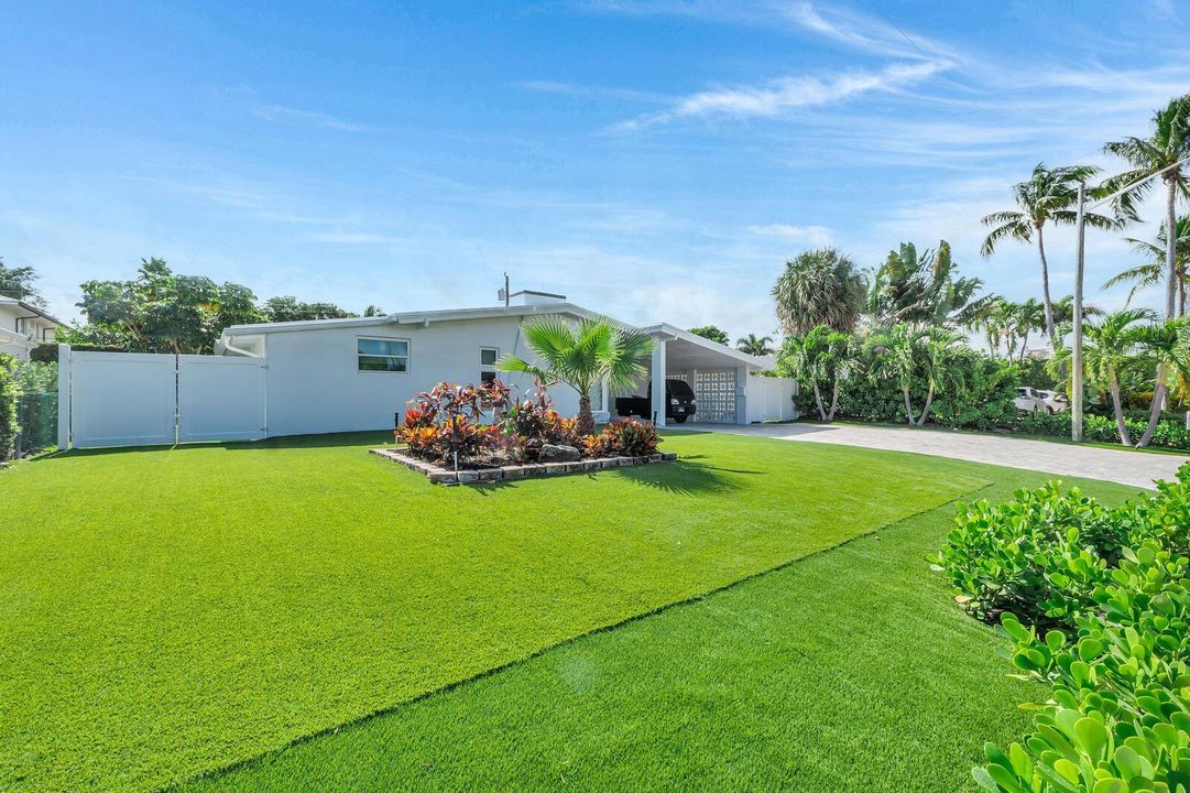 出租: $7,950 (4 贝兹, 2 浴室, 1981 平方英尺)