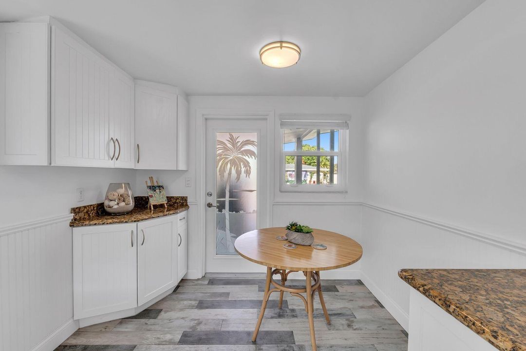 出租: $7,950 (4 贝兹, 2 浴室, 1981 平方英尺)