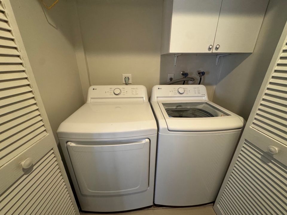 For Rent: $3,800 (4 beds, 2 baths, 1886 Square Feet)