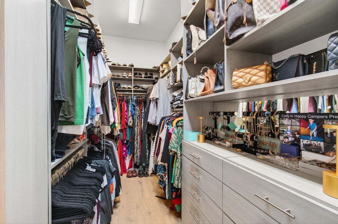 For Rent: $15,900 (4 beds, 4 baths, 3446 Square Feet)