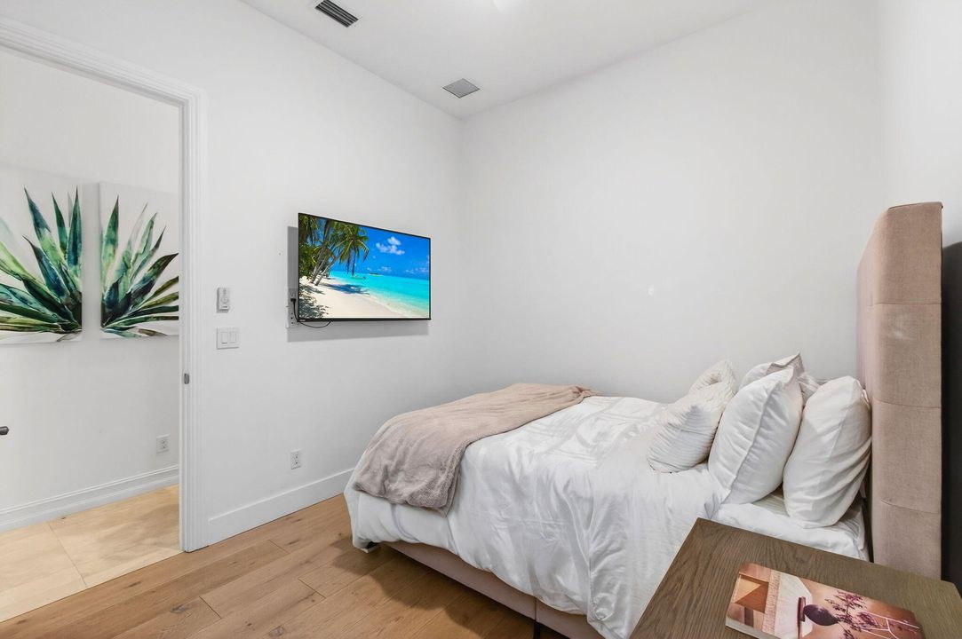 For Rent: $15,900 (4 beds, 4 baths, 3446 Square Feet)