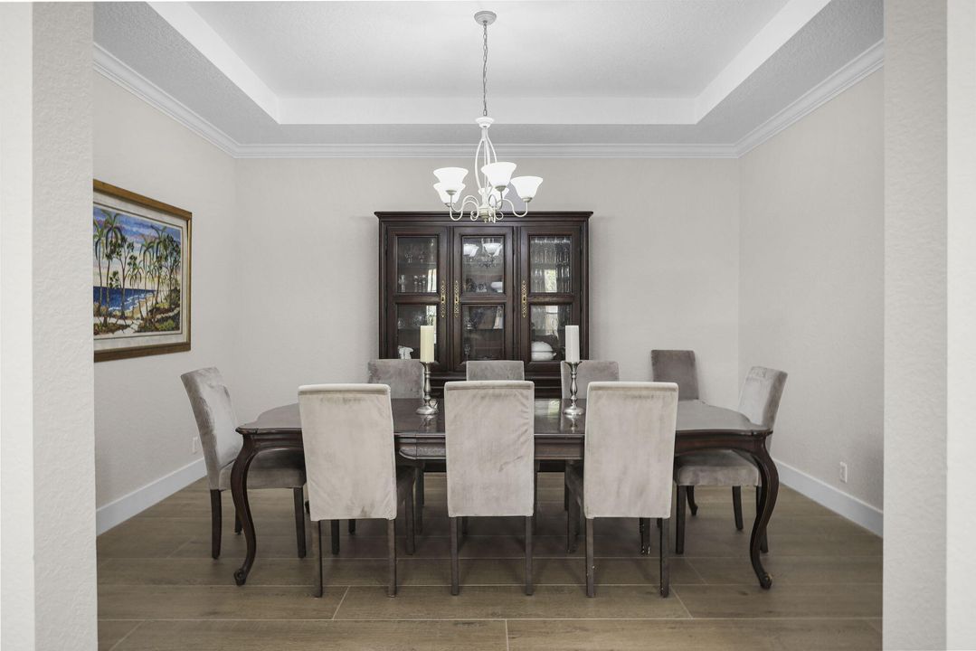 For Sale: $1,650,000 (5 beds, 5 baths, 3622 Square Feet)