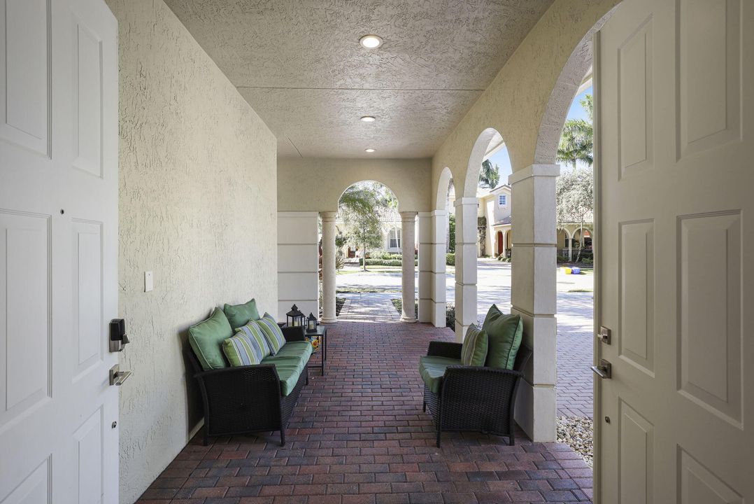 For Sale: $1,650,000 (5 beds, 5 baths, 3622 Square Feet)