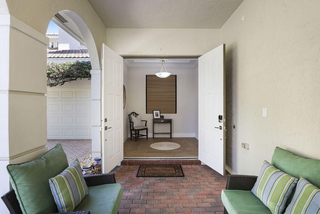 For Sale: $1,650,000 (5 beds, 5 baths, 3622 Square Feet)