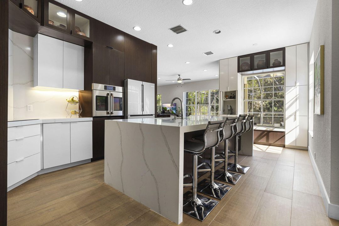 For Sale: $1,650,000 (5 beds, 5 baths, 3622 Square Feet)