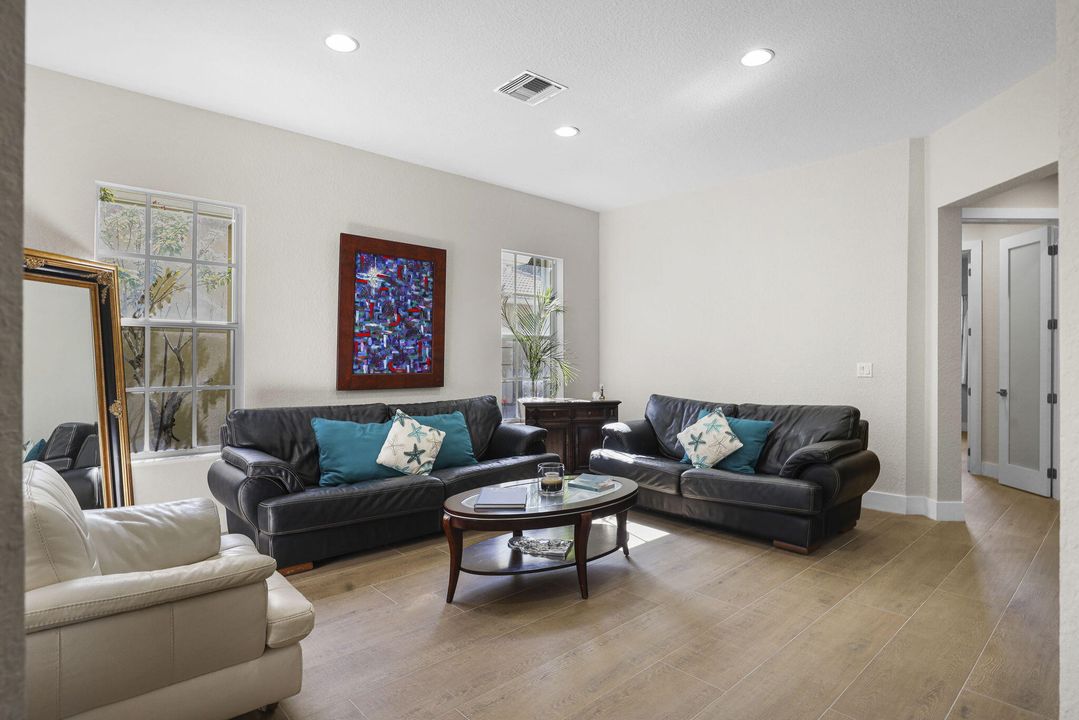 For Sale: $1,650,000 (5 beds, 5 baths, 3622 Square Feet)