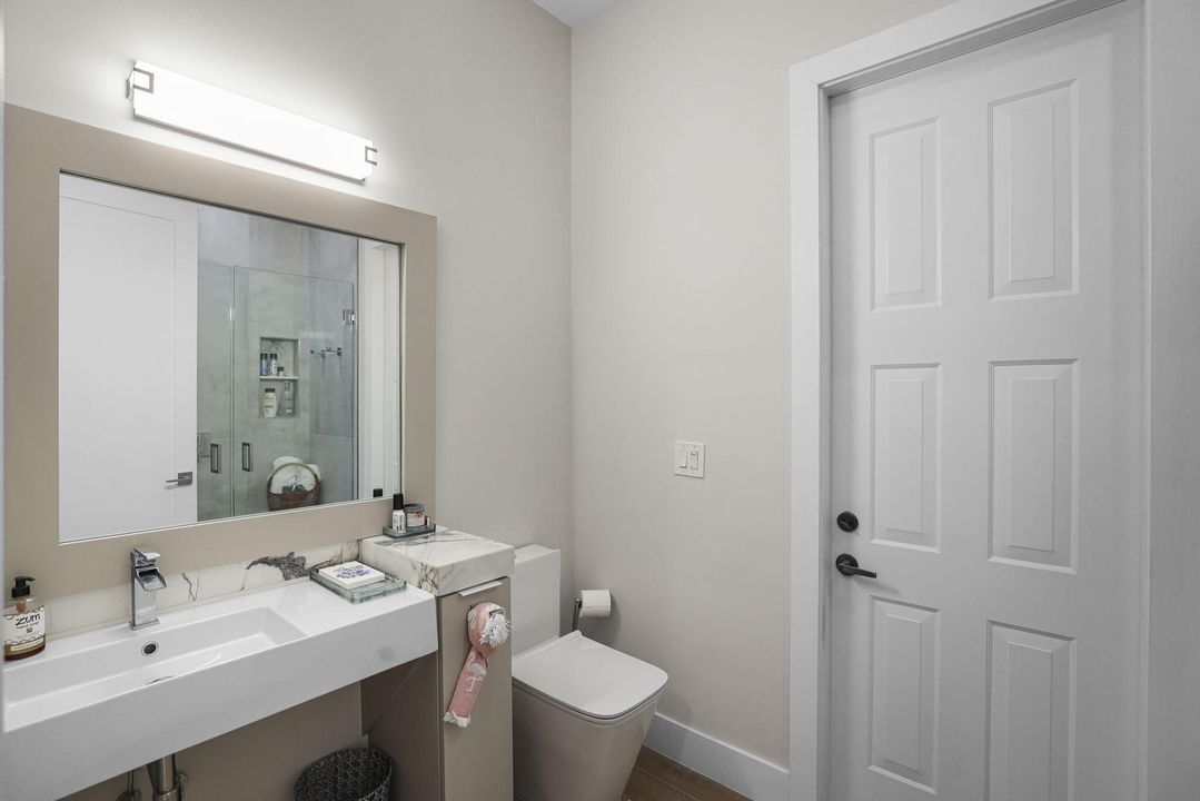 For Sale: $1,650,000 (5 beds, 5 baths, 3622 Square Feet)