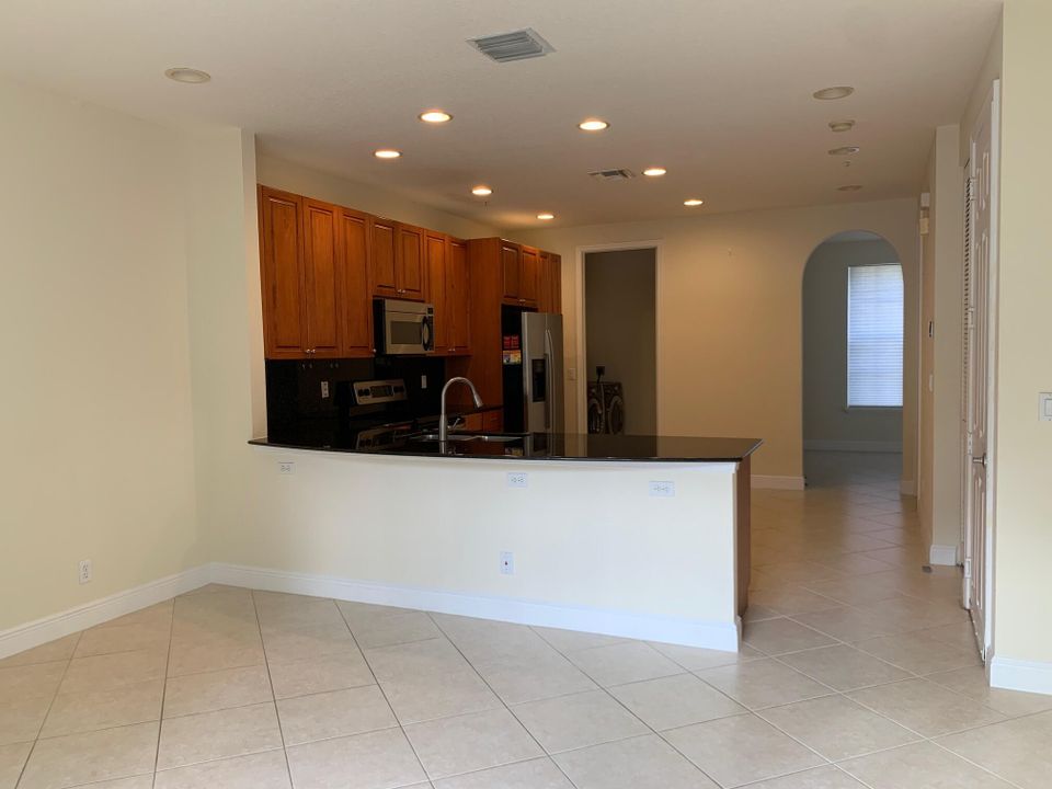 В аренду: $3,200 (3 спален, 2 ванн, 1953 Квадратных фут)