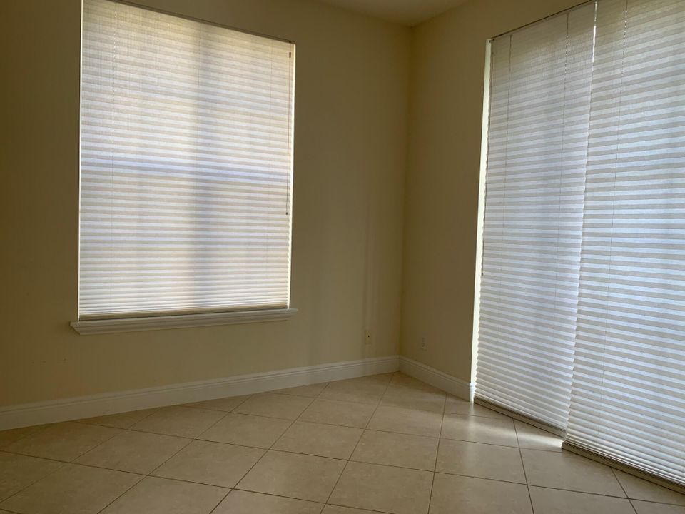 В аренду: $3,200 (3 спален, 2 ванн, 1953 Квадратных фут)