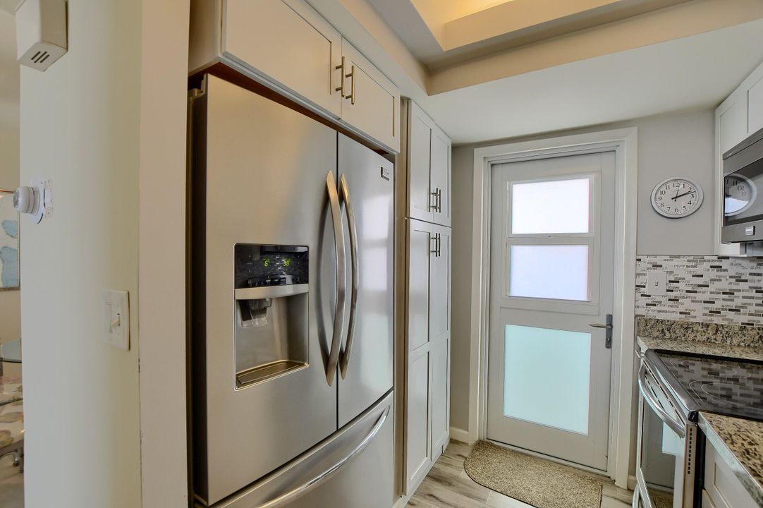 В аренду: $3,400 (2 спален, 2 ванн, 1050 Квадратных фут)