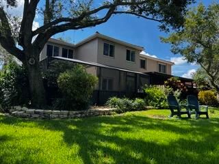 For Rent: $3,800 (4 beds, 2 baths, 1886 Square Feet)