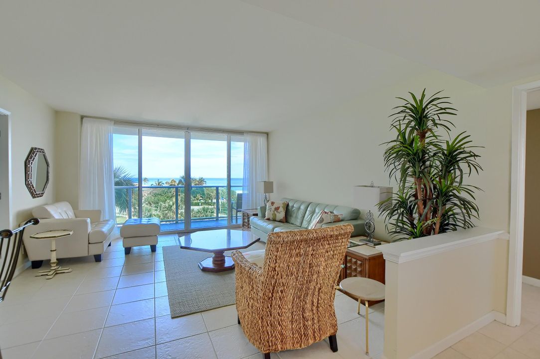 В аренду: $3,400 (2 спален, 2 ванн, 1050 Квадратных фут)