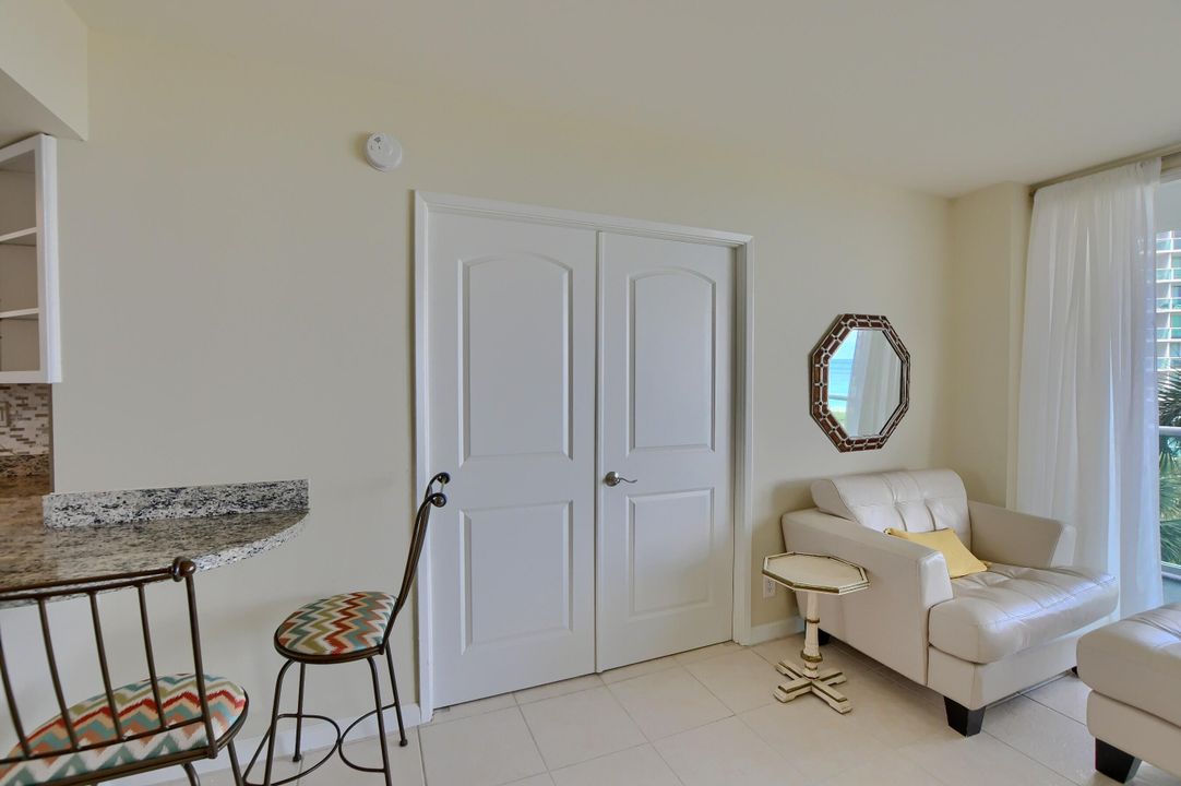 В аренду: $3,400 (2 спален, 2 ванн, 1050 Квадратных фут)