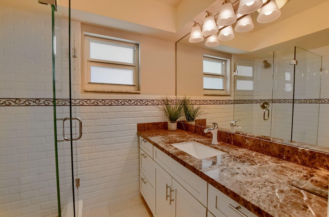 В аренду: $3,400 (2 спален, 2 ванн, 1050 Квадратных фут)