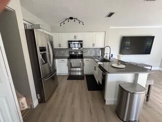 For Rent: $3,800 (4 beds, 2 baths, 1886 Square Feet)