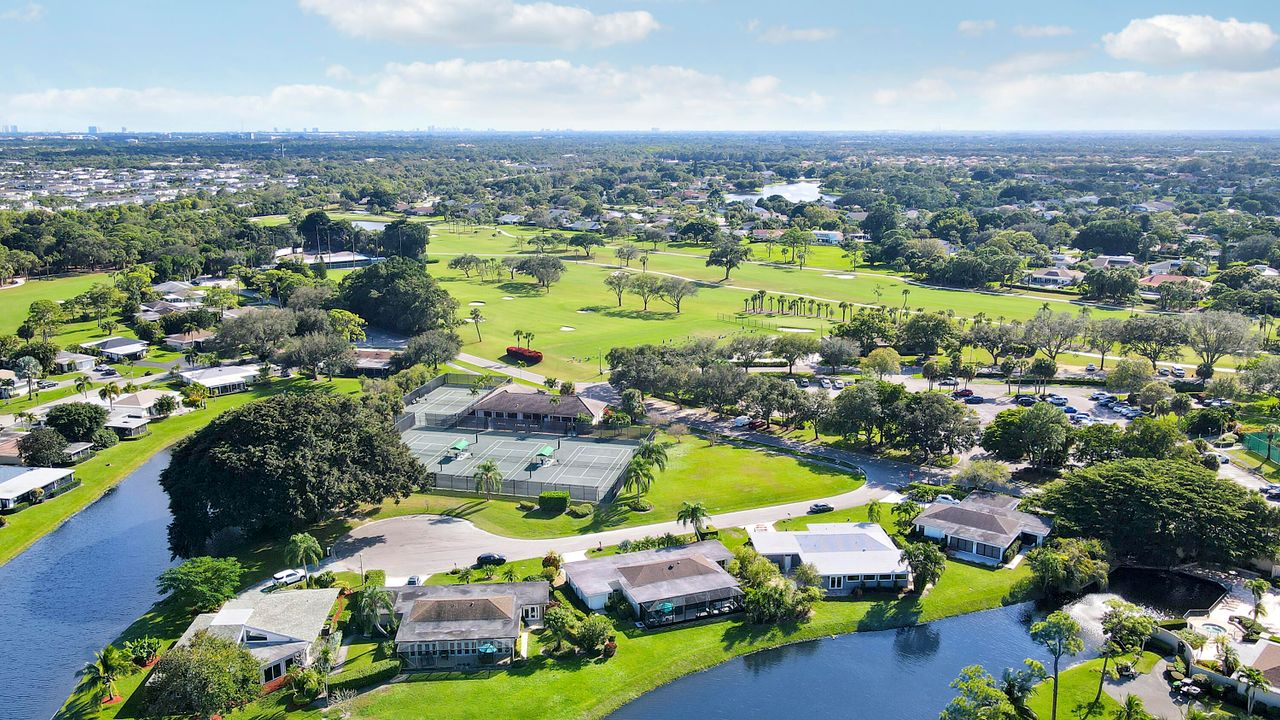 For Sale: $1,300,000 (3 beds, 2 baths, 2534 Square Feet)