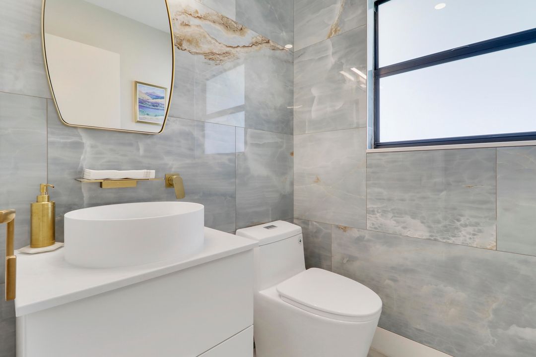 For Sale: $1,300,000 (3 beds, 2 baths, 2534 Square Feet)