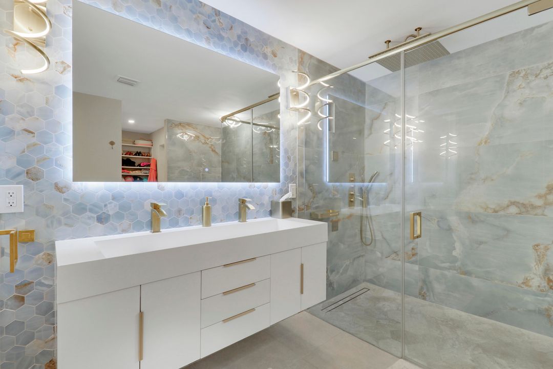 For Sale: $1,300,000 (3 beds, 2 baths, 2534 Square Feet)