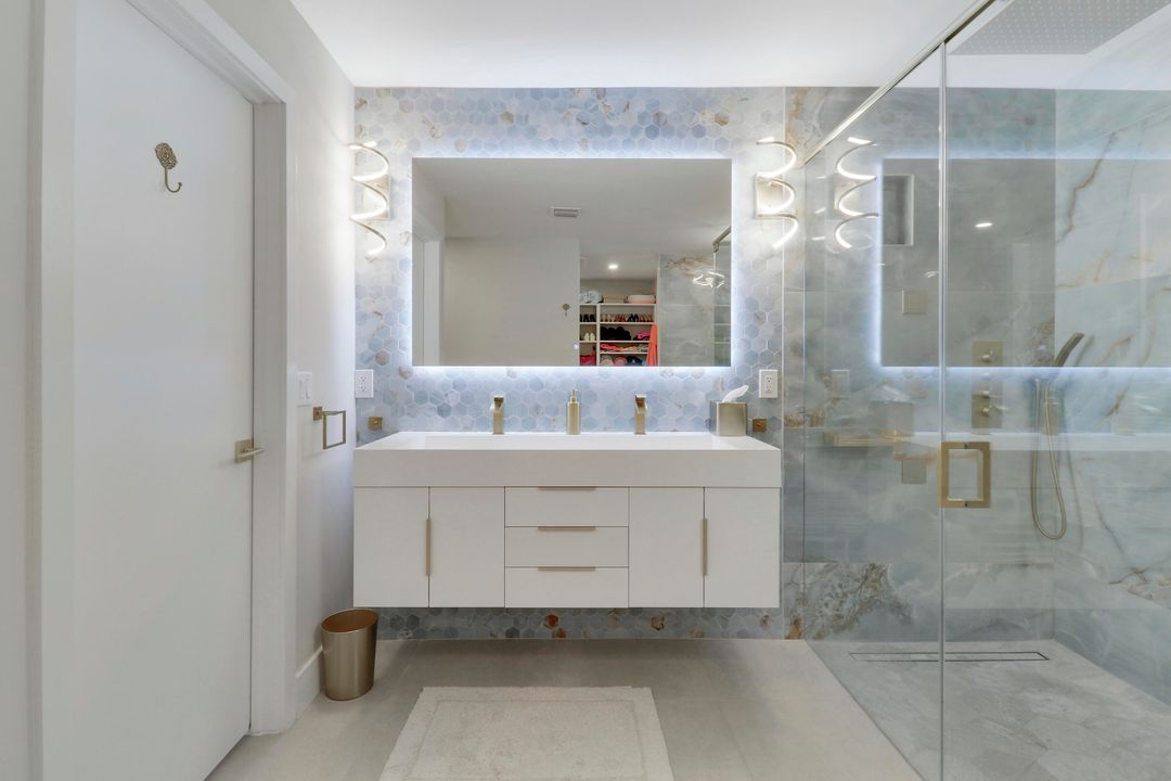 For Sale: $1,300,000 (3 beds, 2 baths, 2534 Square Feet)