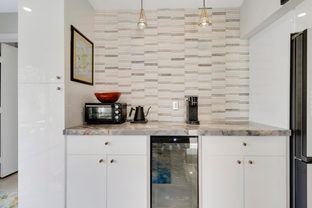 For Sale: $1,300,000 (3 beds, 2 baths, 2534 Square Feet)