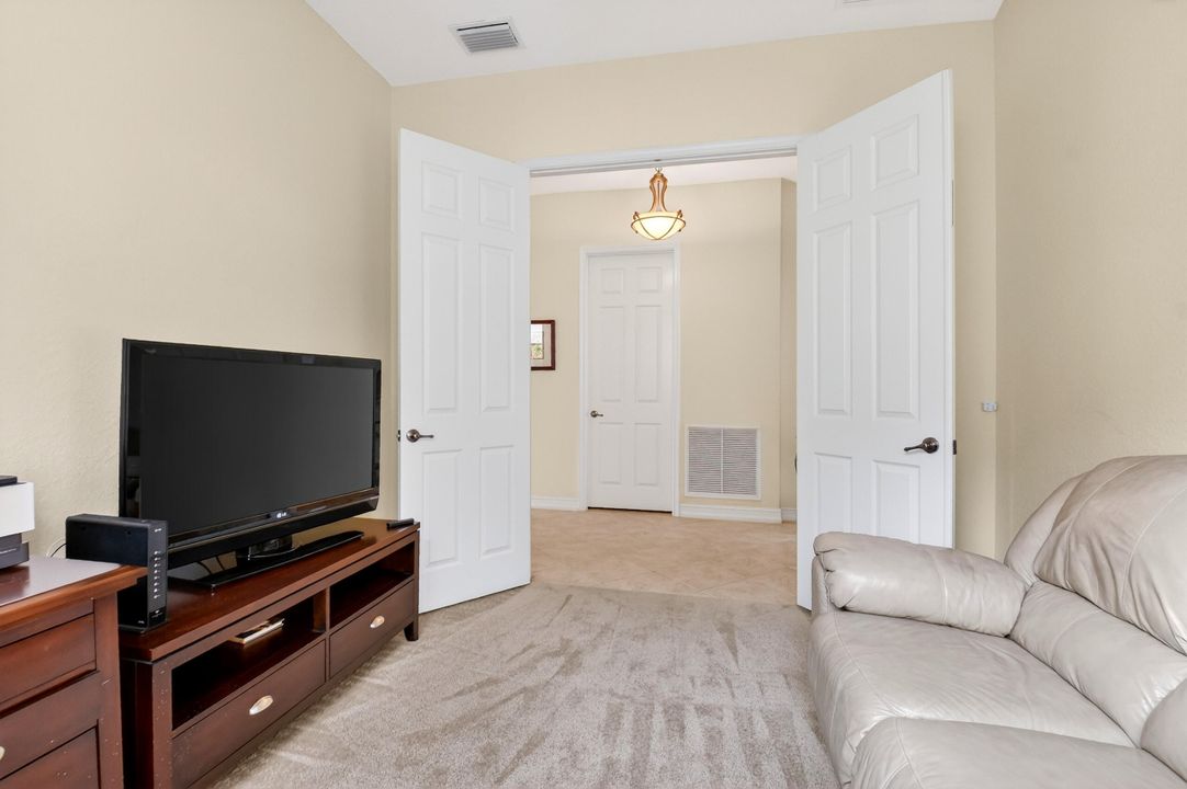 For Sale: $445,000 (3 beds, 2 baths, 1619 Square Feet)