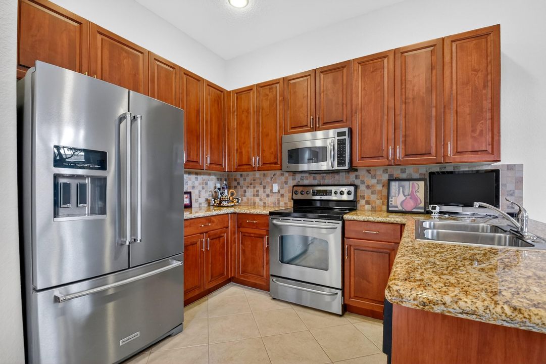 For Sale: $445,000 (3 beds, 2 baths, 1619 Square Feet)