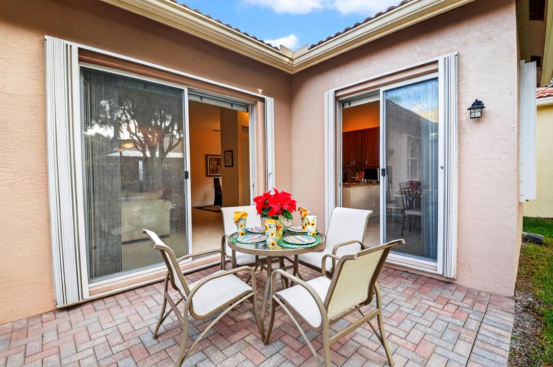 For Sale: $445,000 (3 beds, 2 baths, 1619 Square Feet)