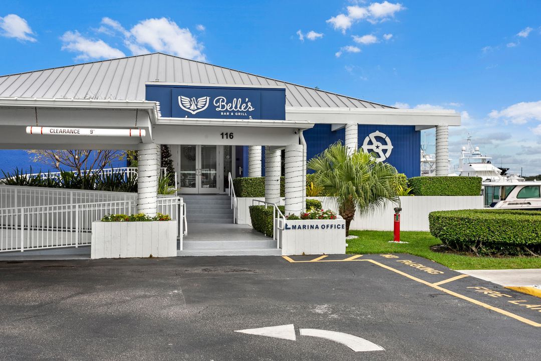 For Sale: $1,100,000 (2 beds, 2 baths, 2448 Square Feet)